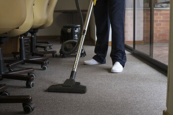 Commercial carpet cleaning in Bethpage, Tennessee